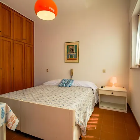 Hotel Da Ruggero - 100m Dal Porto 2*