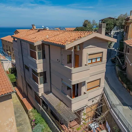 Da Ruggero - 100m Dal Porto מלון 2*