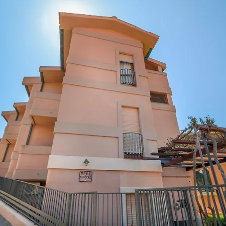 Da Ruggero - 100m Dal Porto Hotel 2*