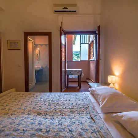 Da Ruggero - 100m Dal Porto Hotell Giglio Porto